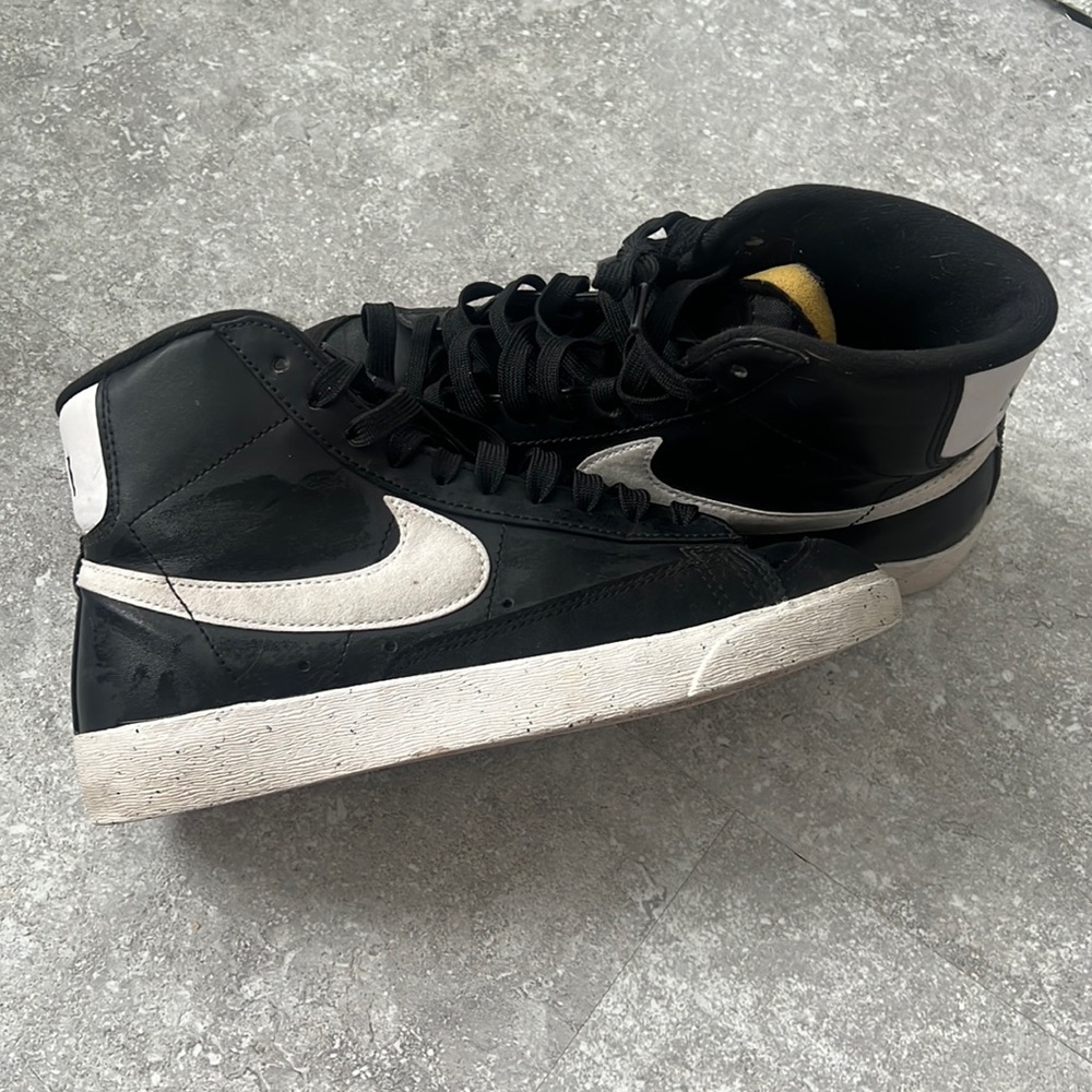 Nike Blazer Mid '77 | 6.5 Women’s 5Y Kids
